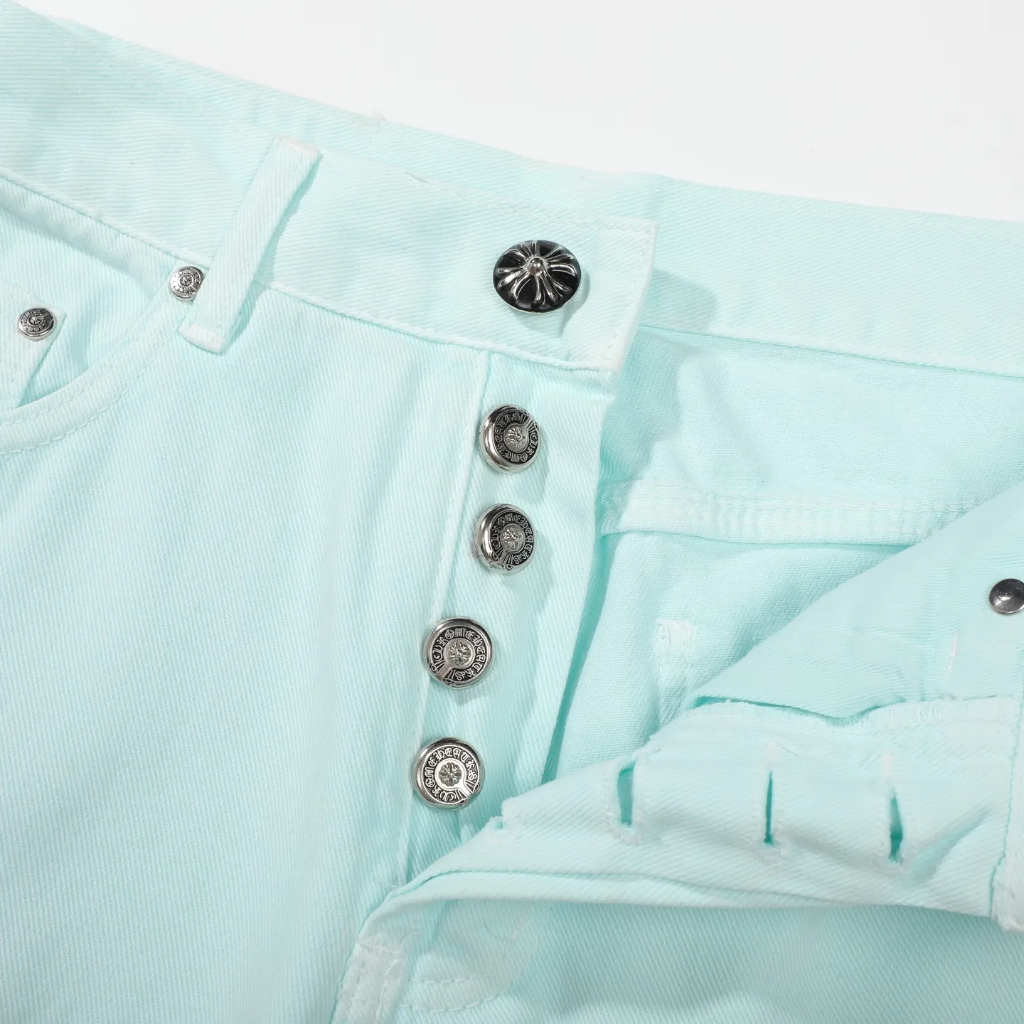 P260 Chrome Hearts light blue blue trousers, pink and blue patchwork leather couple's best friend jeans. CH jeans need to be washed and then disassembled and hand-stitched with sheepskin cross leather and then spliced ​​together. The whole piece has too many craftsmanship to explain. The patches are decorated with cross flowers, and the high-waisted washed jeans! ! Absolutely high-end luxury products, god-level single products and super popular products, made with top heavy industry, a must-see magic weapon. Customized hardware. The fabric is thick and soft after washing. It has good breathability. Customized small leather label. Unique design. The details are simple and elegant, and the workmanship is exquisite. The entire trousers are neatly routed and the details are in place! It’s so cool that both men and women can easily control the genderless trend! Color: Picture color Size: 28 30 32 34 36